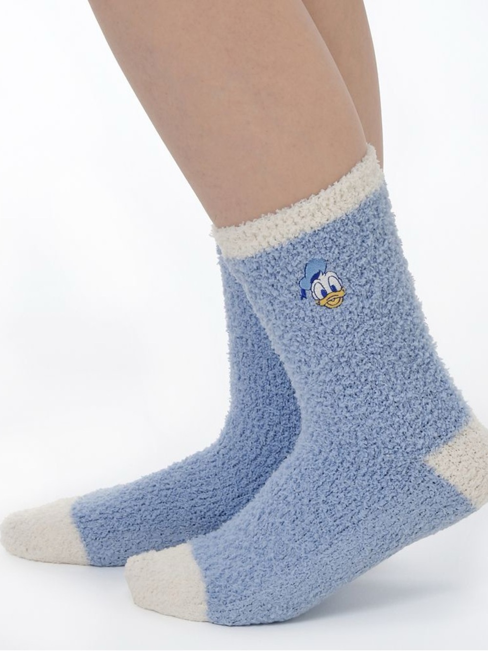 Tokyo Disney Store Donald Duck Light Blue And White Fluffy Warm Room Socks NWT